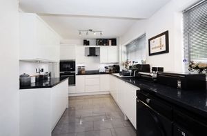 Kitchen- click for photo gallery